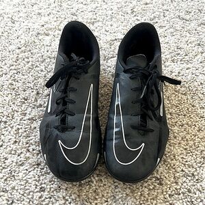 Nike Phantom GT Soccer Cleats Size 6Y (Like New)